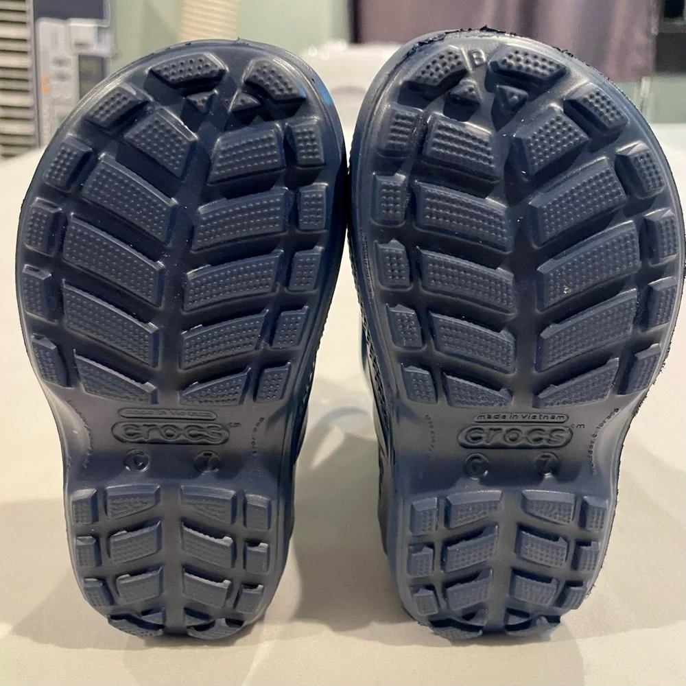 CROCS new without